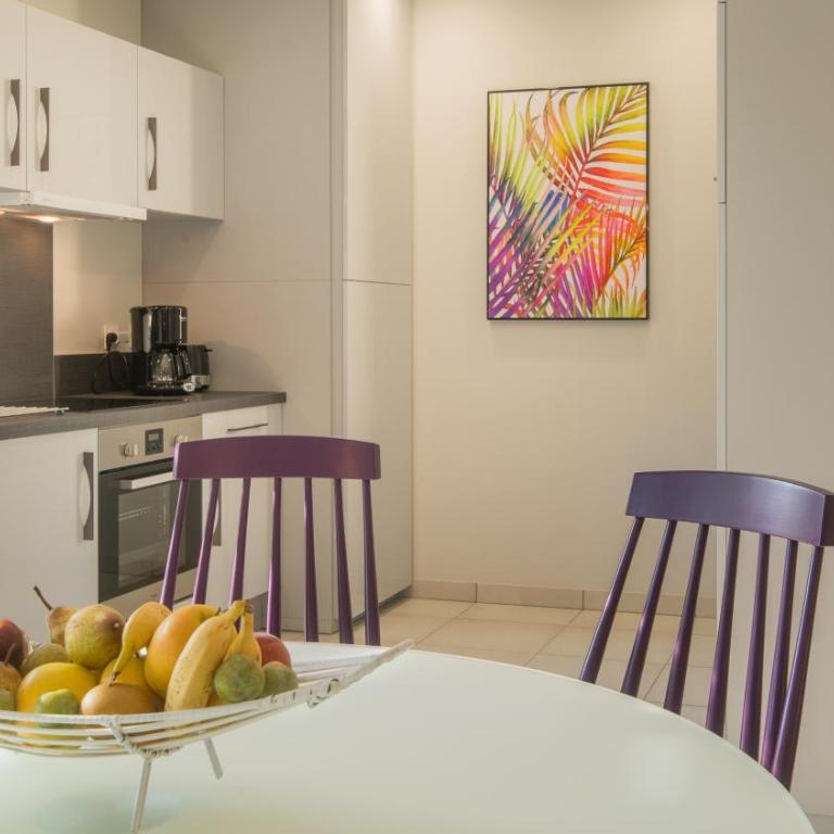 Plein Sud avec Jacuzzi Privatif et parking privé - Two-Bedroom Apartment - 10