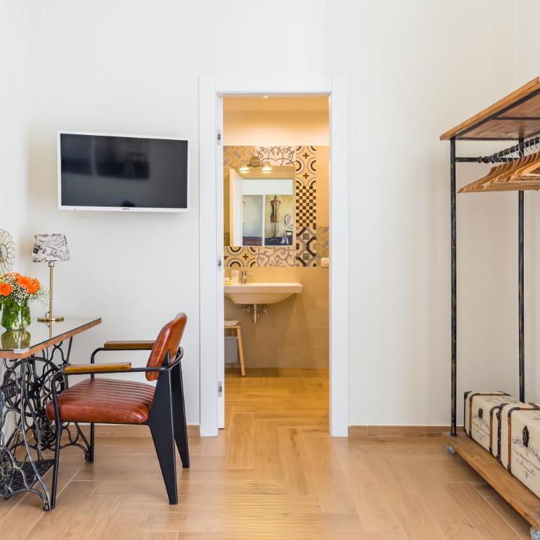 La Gatta Cenerentola Rooms - Double Room with Balcony - 18