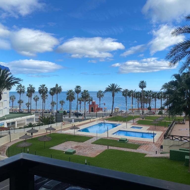 AlquilaEasy Aloha Playa - Studio Apartment with Sea View - 2