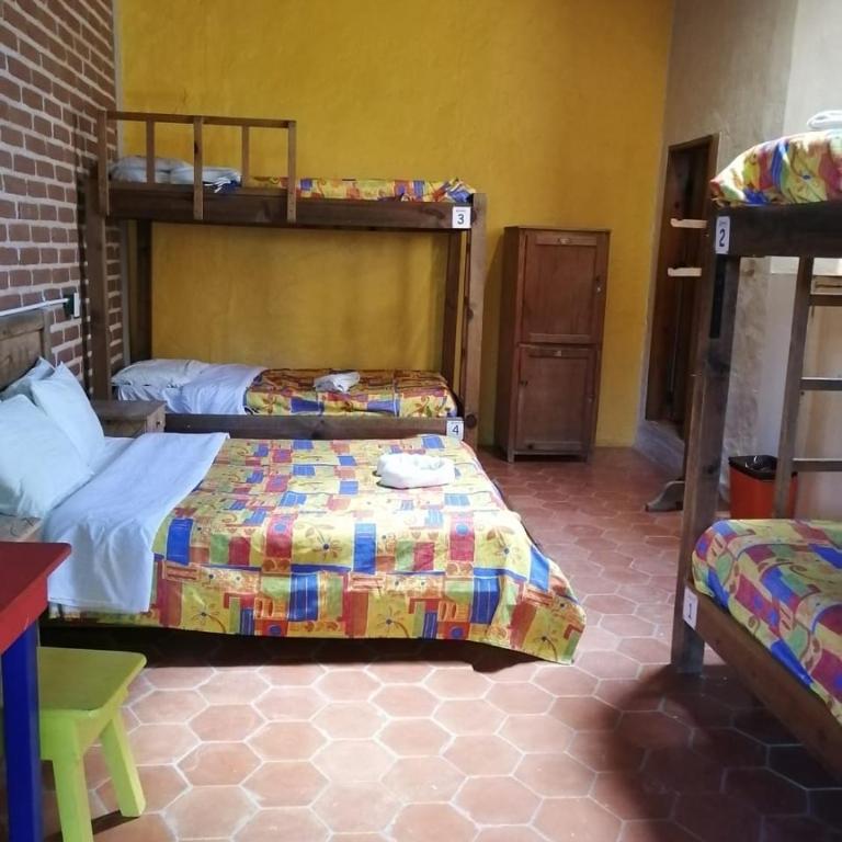 Rossco Hostel & Hotel - Standard Family Room - 9