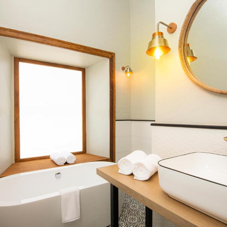 Solar Madariaga Hotel - Deluxe Double Room with Bath - 3
