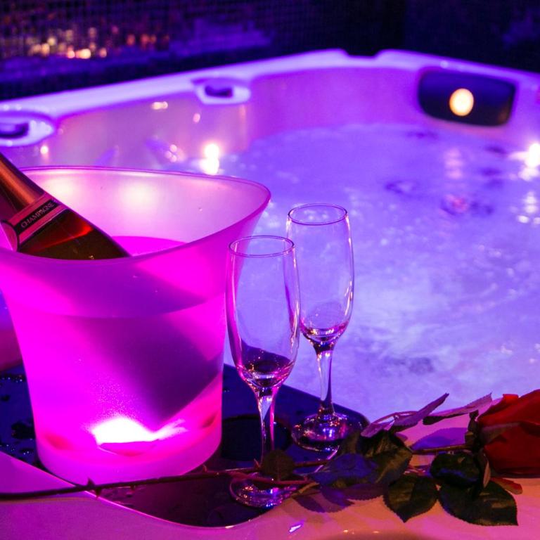 L'Insolite Spa Privatif ''Suite Luxueuse-Jacuzzi" - Appartement 1 Chambre - 6