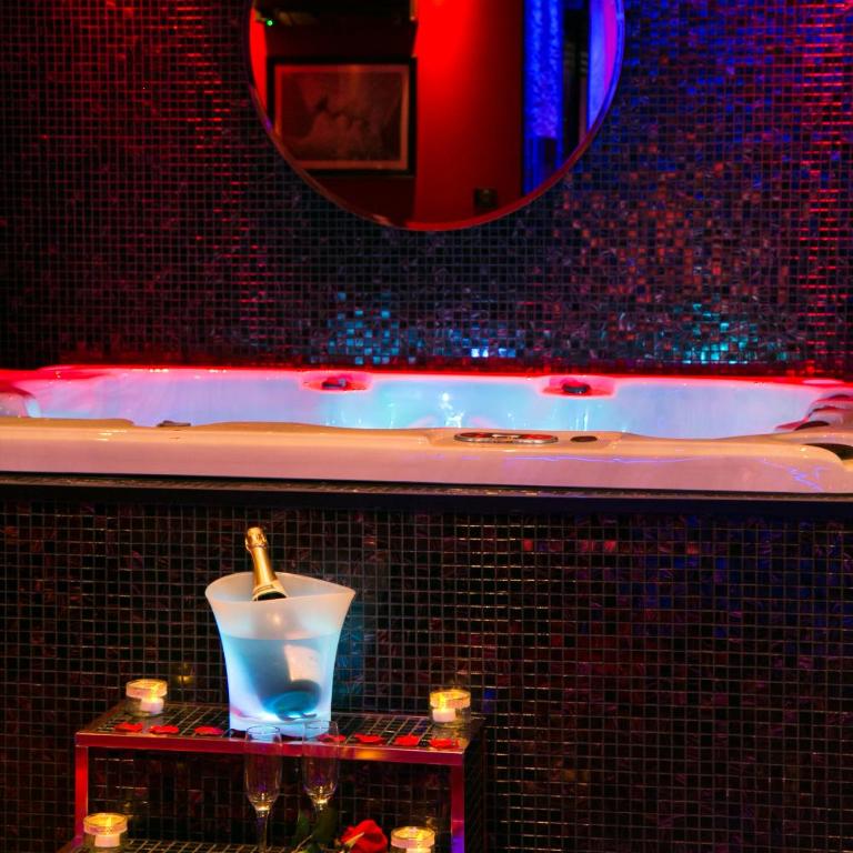 L'Insolite Spa Privatif ''Suite Luxueuse-Jacuzzi" - Appartement 1 Chambre - 15
