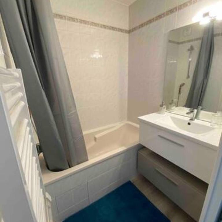 Studio avec piscine à 300m de la plage Résidence Royal Park - Studio-Apartment - 8