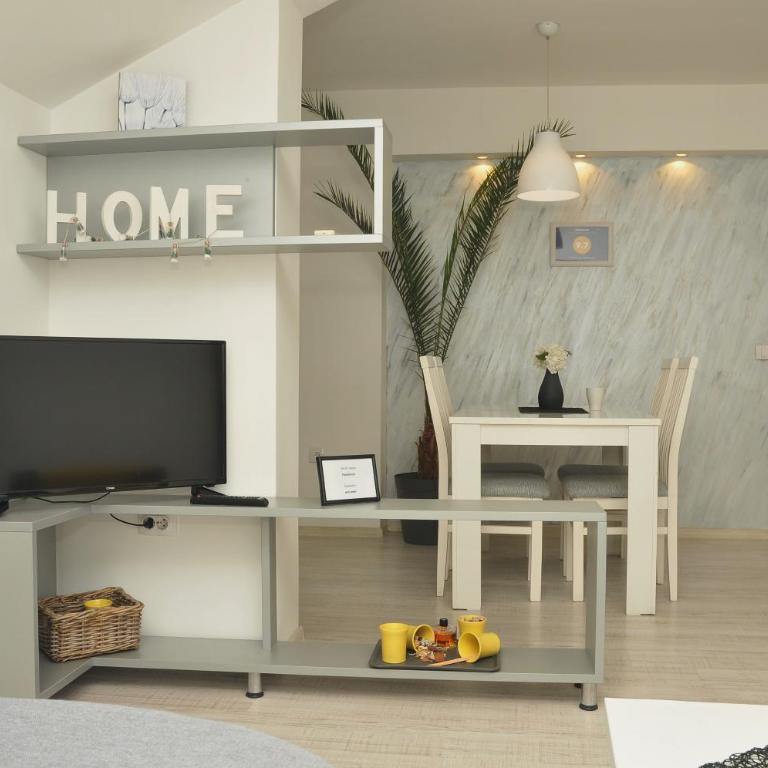 "Handmade" Apartment - Apartman - 1