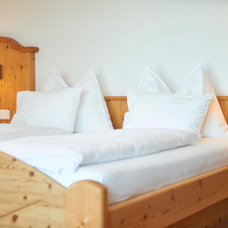 Hotel Stadler am Attersee - Doppelzimmer Alpin mit Balkon und Seeblick - 3