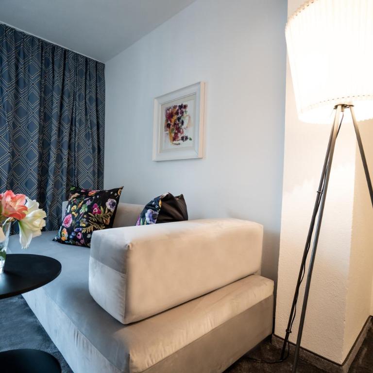 Hotel Christina - Suite - 10