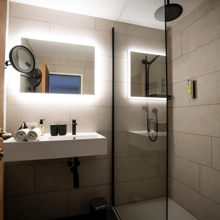Hotel Christina - Suite - 9