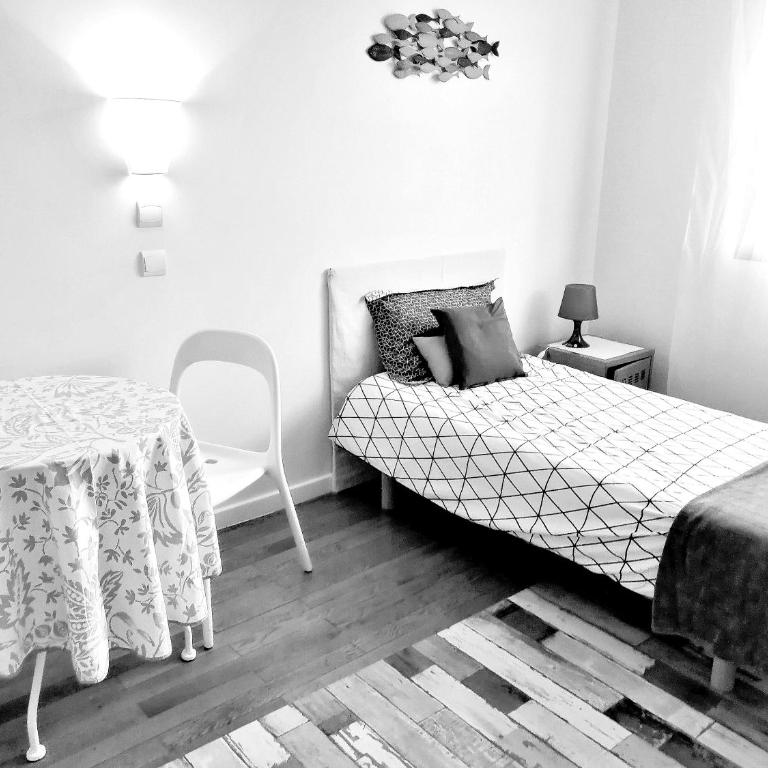 Bed and Break Annecy, appartement 90m2 avec parking, balcons - Three-Bedroom Apartment - 40
