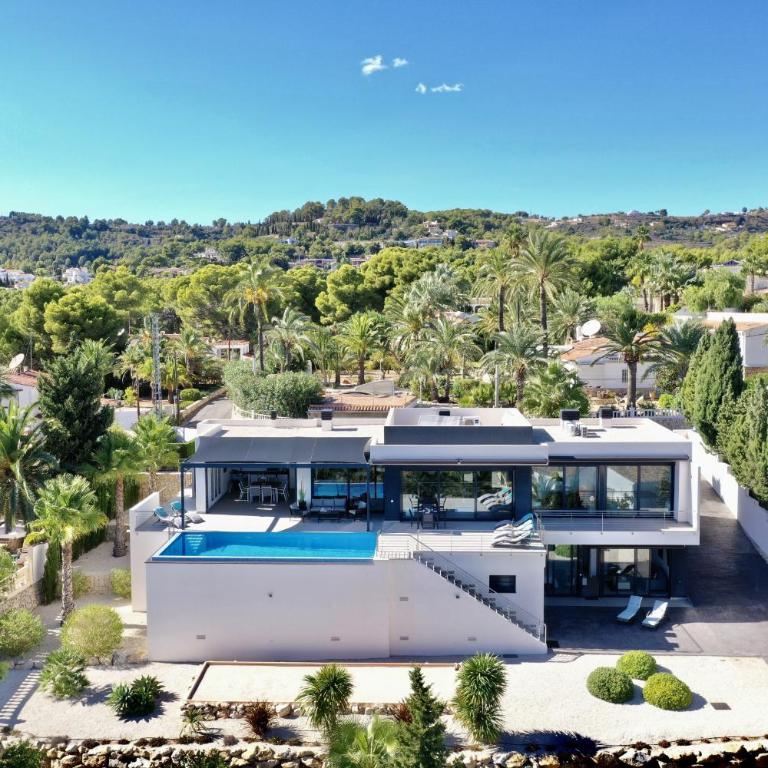 Graham Holiday Rentals - Oasis - Villa - 1