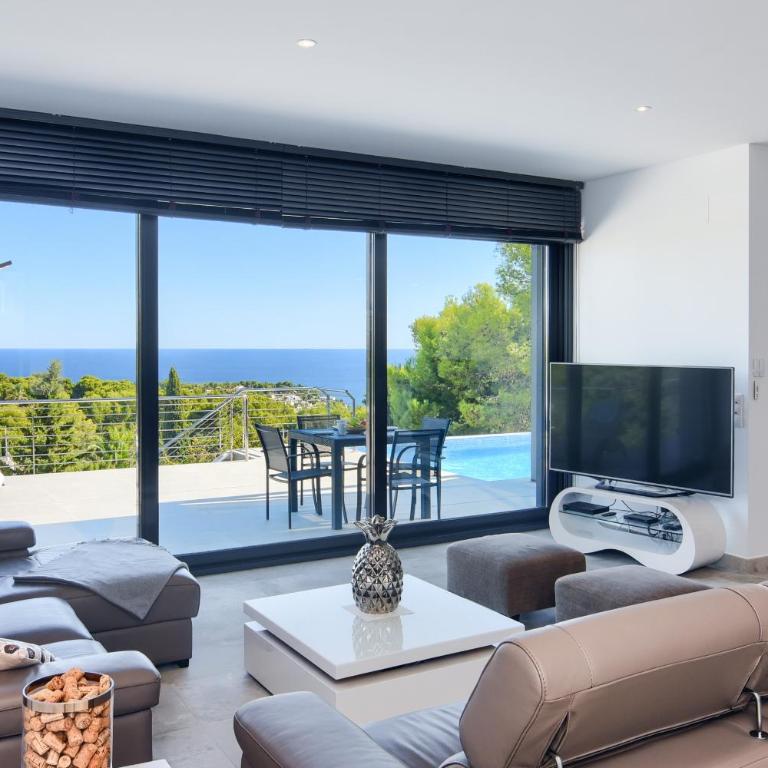 Graham Holiday Rentals - Oasis - Villa - 5