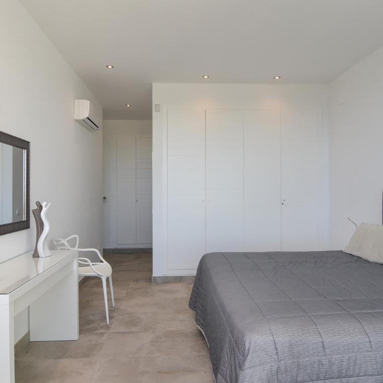 Graham Holiday Rentals - Oasis - Villa - 13