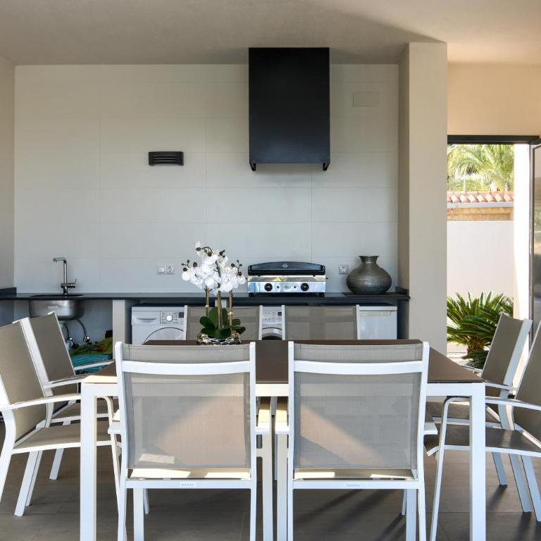 Graham Holiday Rentals - Oasis - Villa - 23