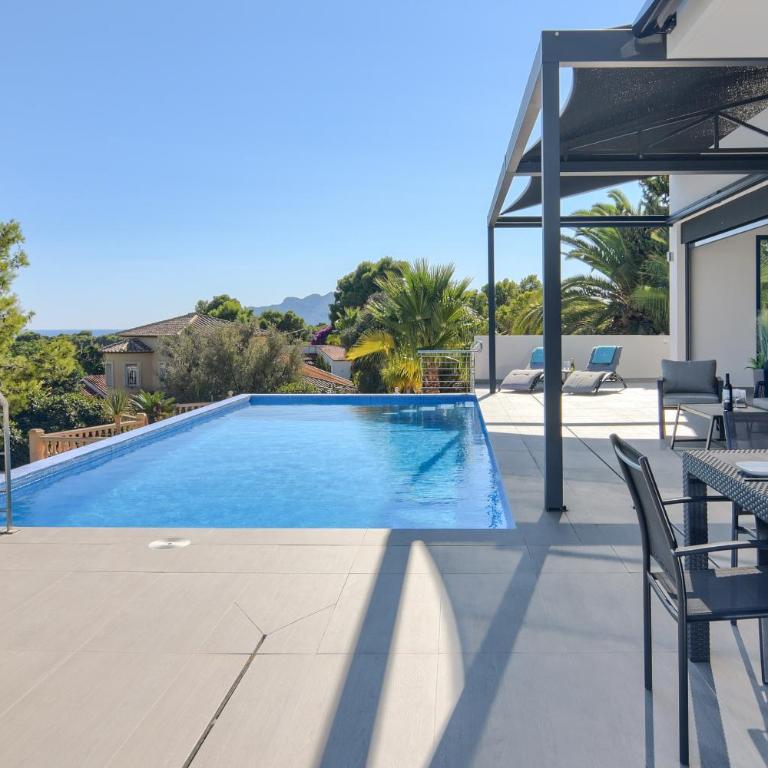 Graham Holiday Rentals - Oasis - Villa - 36
