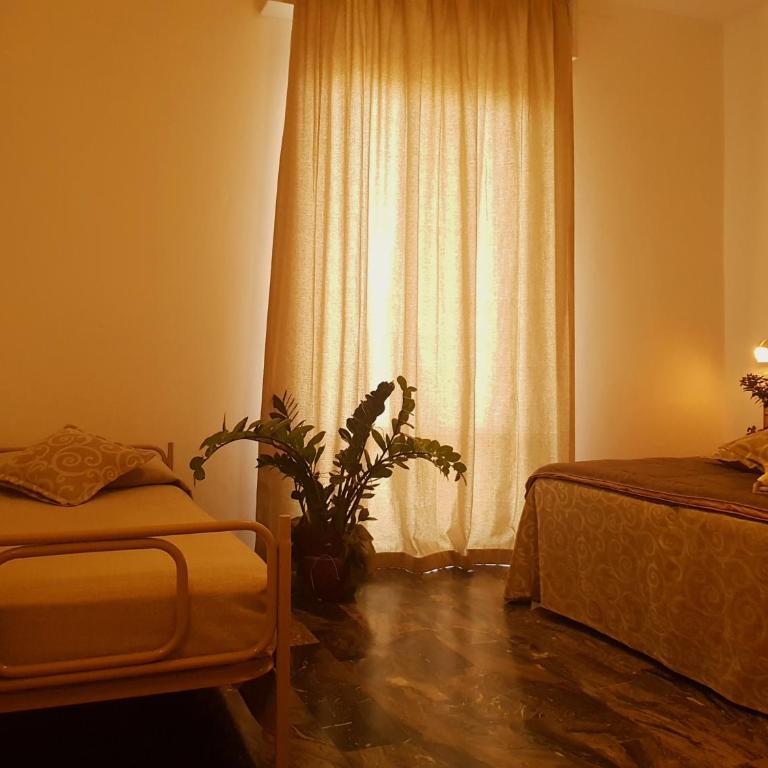 HOTEL ROMANTICA - Camera Familiare con Balcone - 5