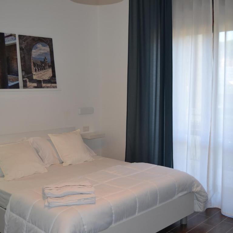 Gio House Pompei - Camera Tripla con Bagno Privato - 9