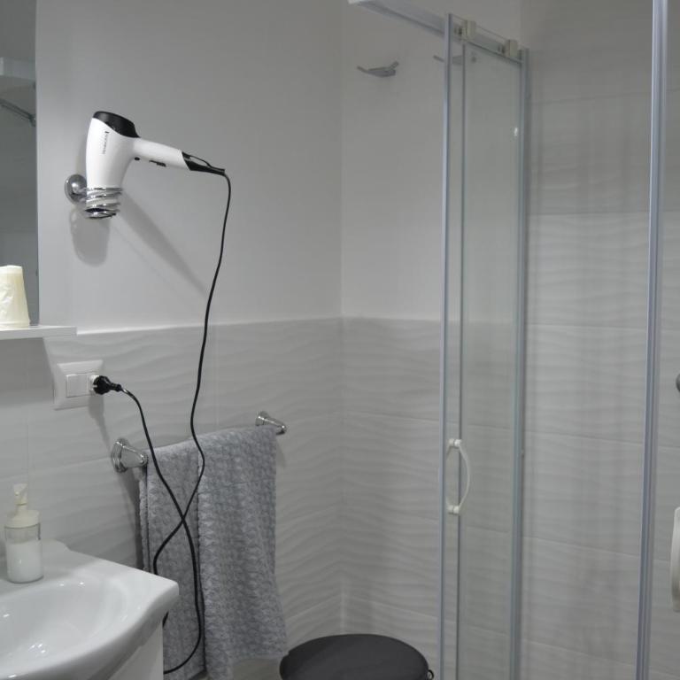 Gio House Pompei - Camera Tripla con Bagno Privato - 8