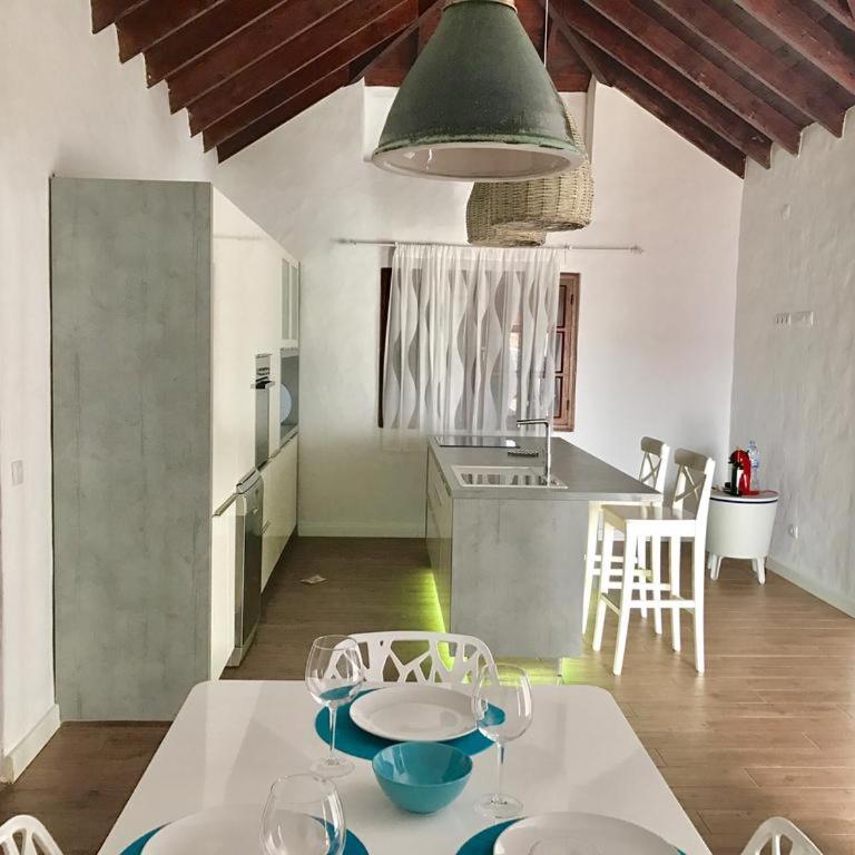Villa La Charlatana - Two-Bedroom Villa - 3