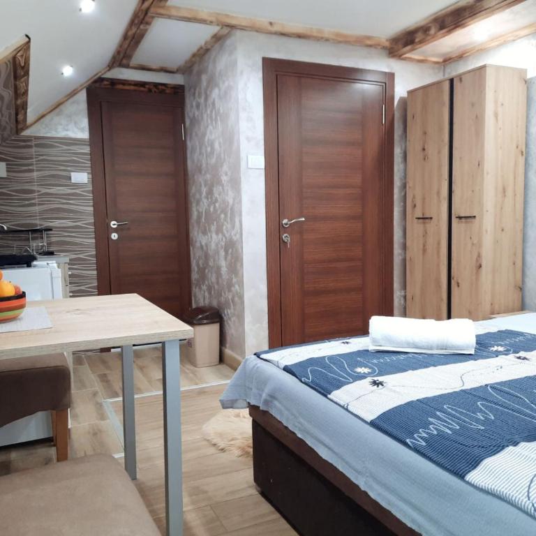 Apartmani MILOSAVLJEVIĆ Divčibare - Studio sa Bračnim Krevetom (Queen-size) - 13