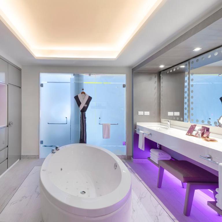 Planet Hollywood Cancun Adult Scene by Royalton, An Autograph Collection All-Inclusive Resort - Adults Only - STAR Class Directors Suite One Bedroom - 8