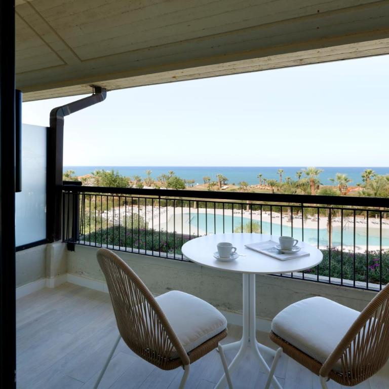 Grand Palladium Sicilia Resort & Spa - Deluxe Room with Sea View - 4