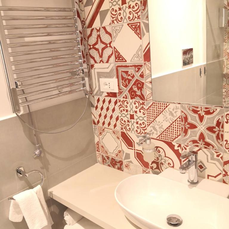 Frattina FF italian suites - Camera Matrimoniale Deluxe con Doccia - 4