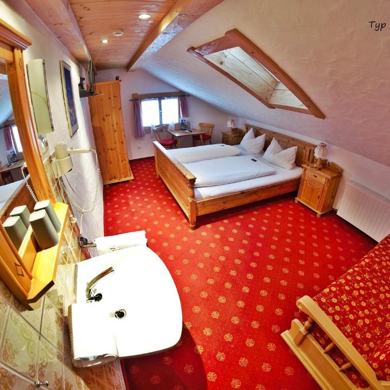 Gästehaus Siegllehen in Schönau am Königssee - Doppelzimmer mit Gemeinschaftsbad - 2