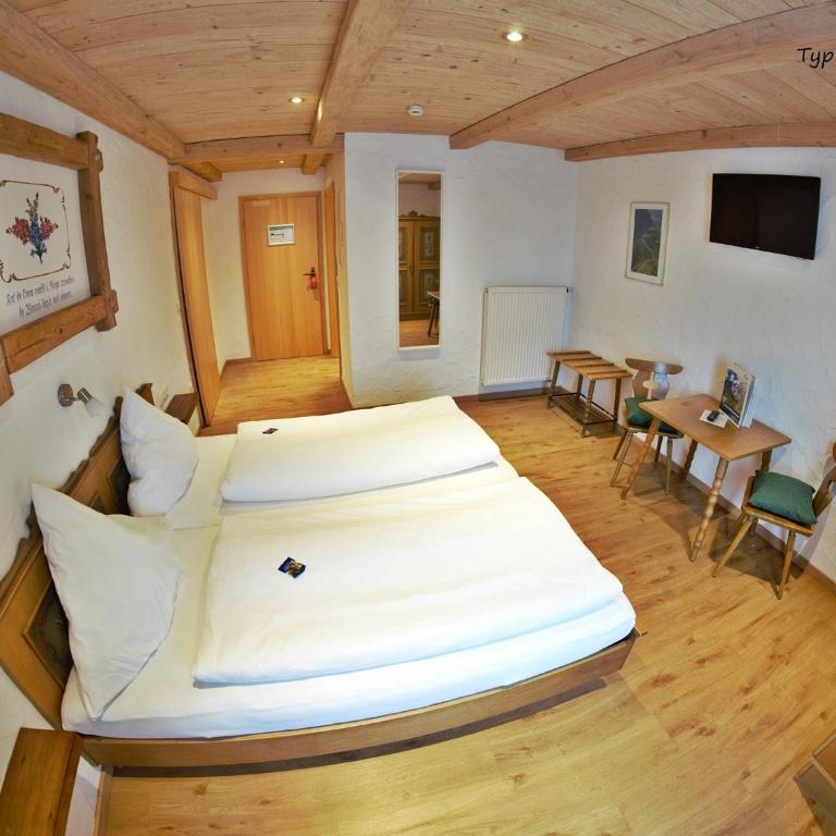 Gästehaus Siegllehen in Schönau am Königssee - Doppelzimmer mit Balkon - 2