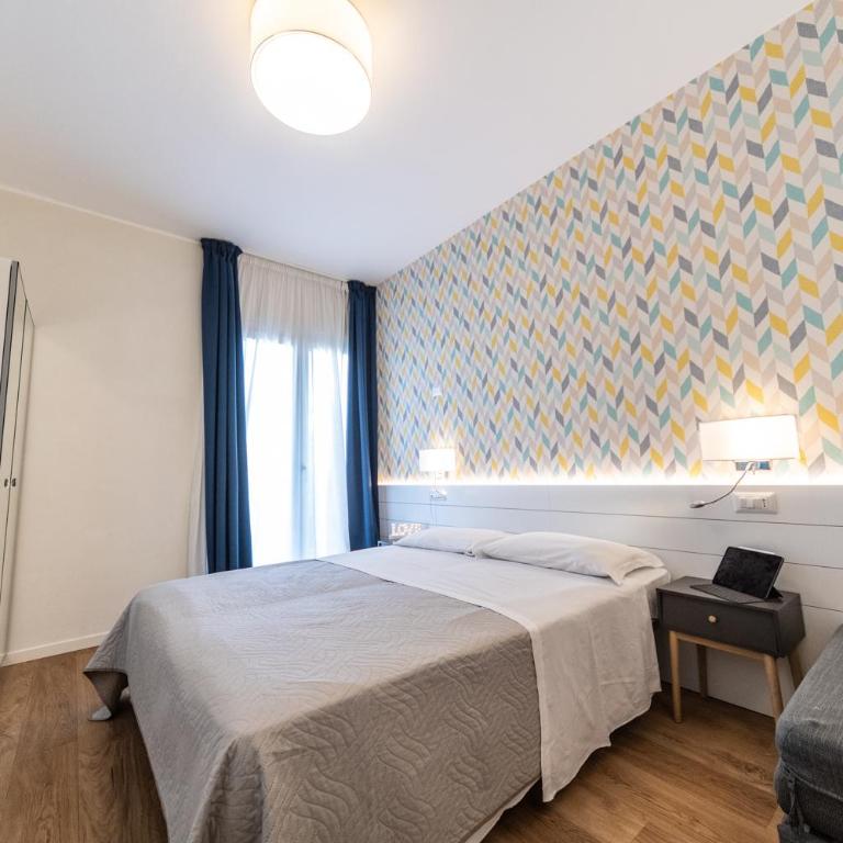Hotel Kiss - Triple Room - 4