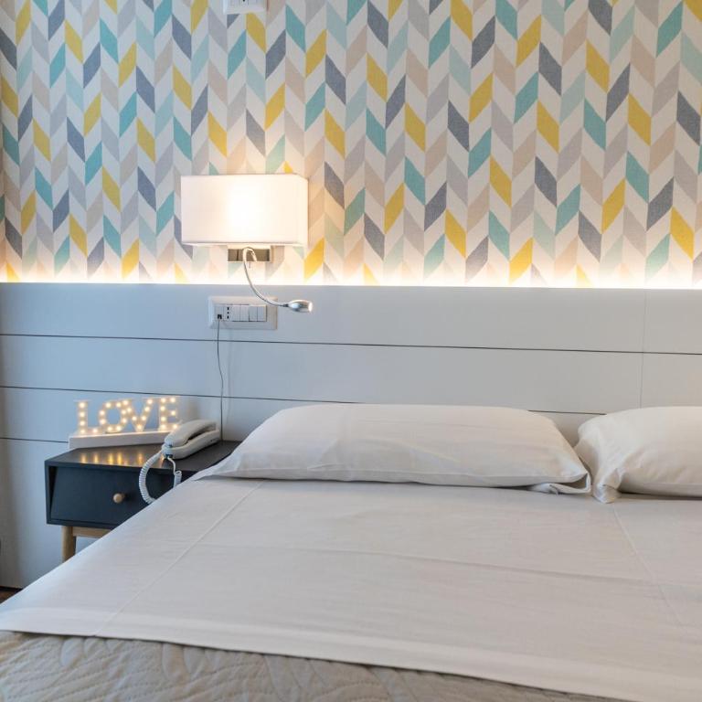 Hotel Kiss - Triple Room - 5
