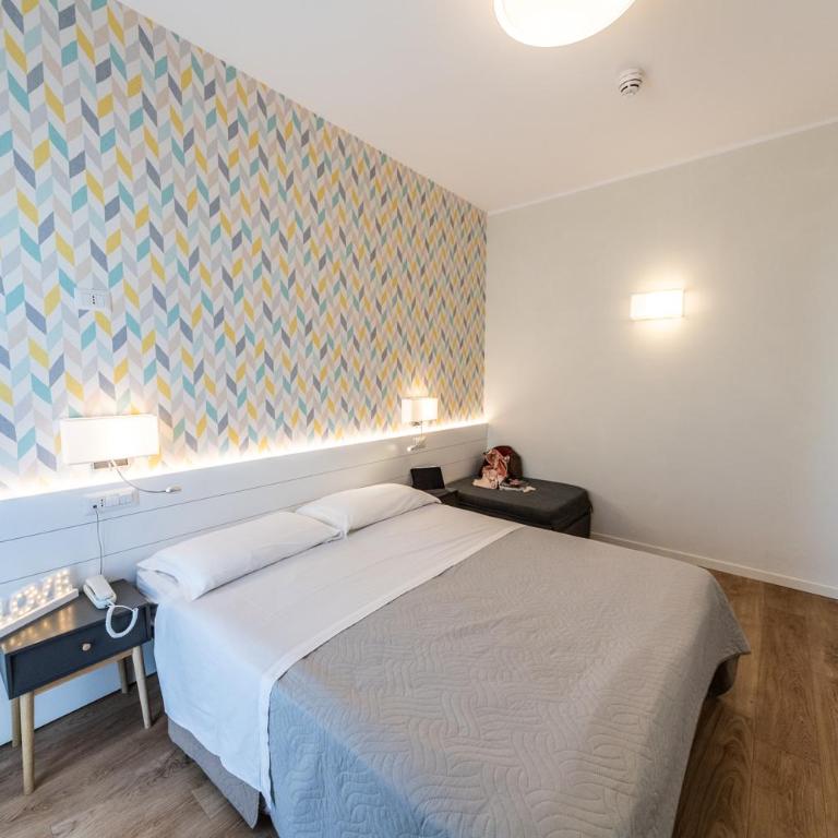 Hotel Kiss - Triple Room - 6