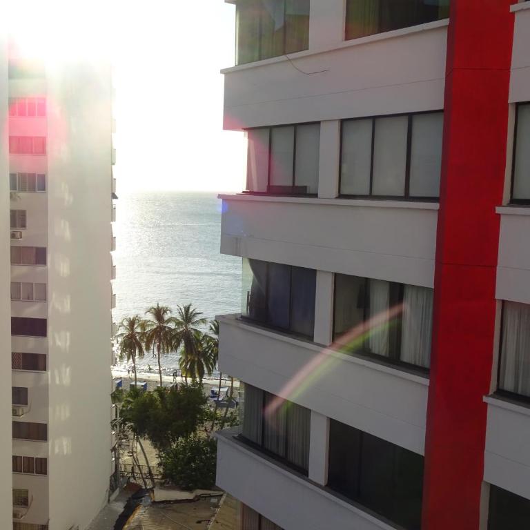 Espectacular, amplio y hermoso apartamento en condominio al frente de la playa El Rodadero - Apartamento de 2 dormitorios - 45