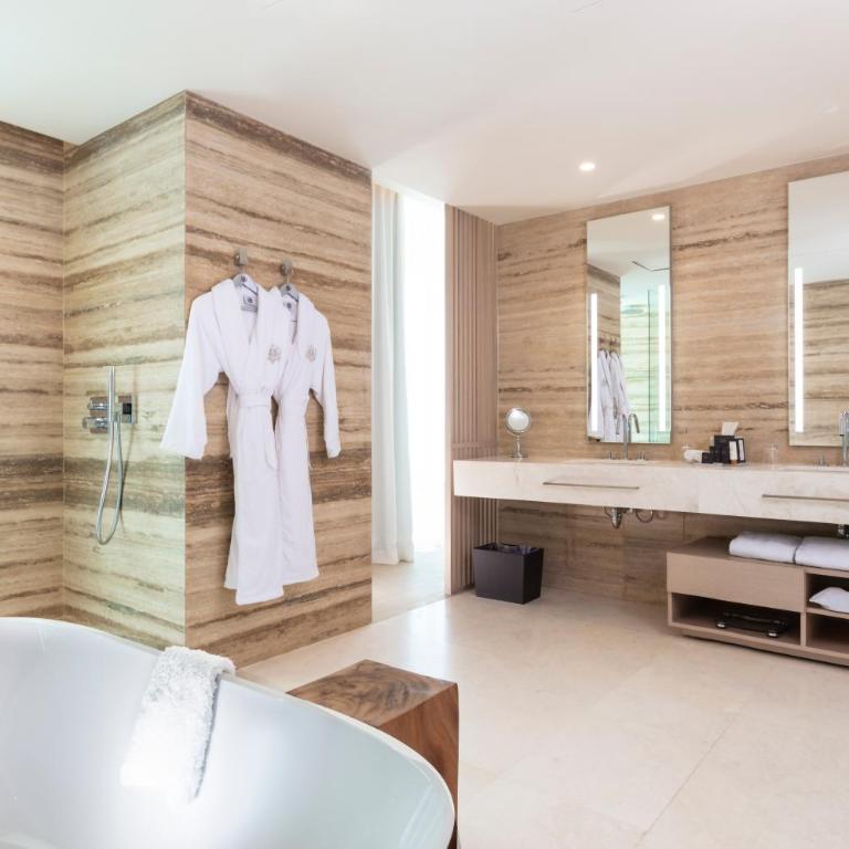 SLS Cancun - Premier One-Bedroom Suite Ocean Front - 5