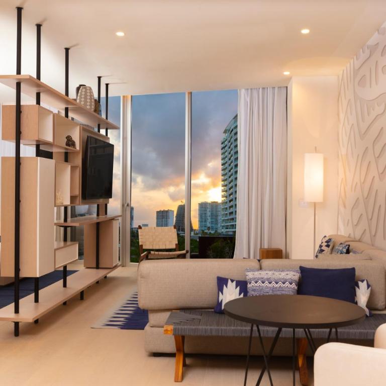 SLS Cancun - Superior King Room - 6