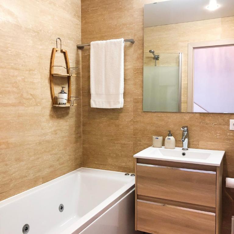LUX&2Jacuzzi. NEW! Golden Mile Las Americas, Parque Santiago 2. Pool heated Sea water 2 BDR - Apartamento de 2 dormitorios - 31
