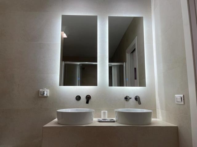 SECRET GARDEN - Suites & Apartments - Basement Luxury Suite - 51
