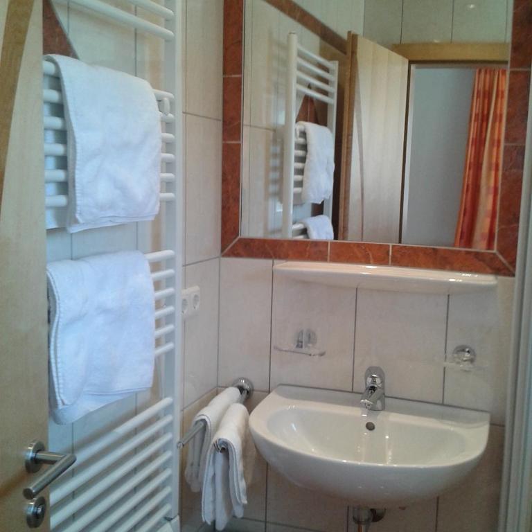 Apart Alcazar - Appartamento con 2 Camere da Letto e Balcone - 8