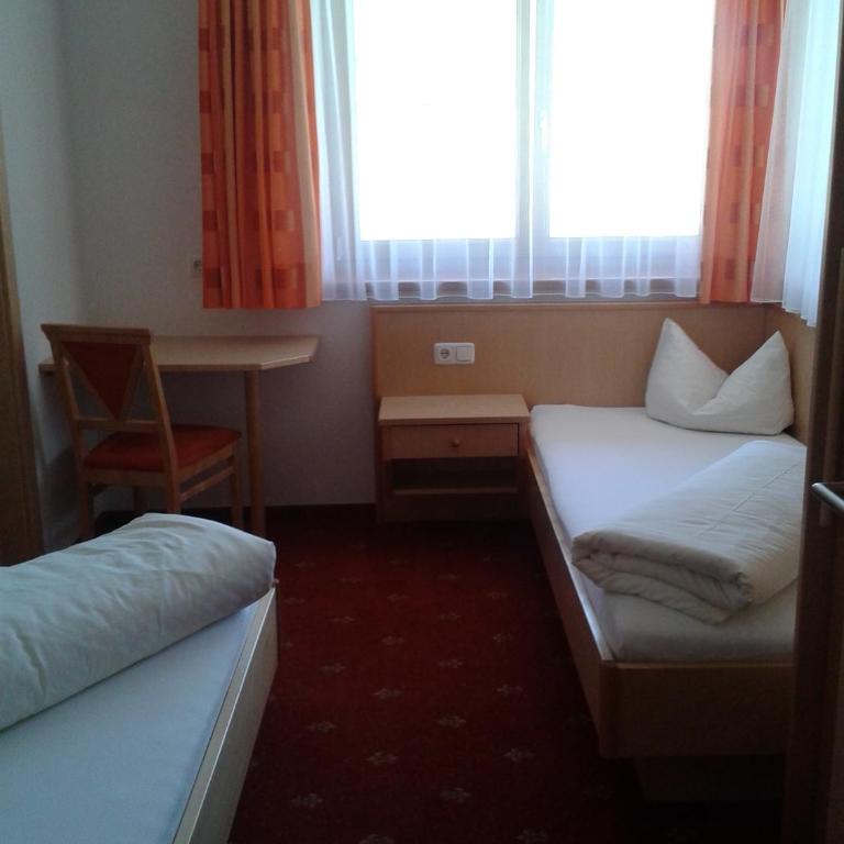 Apart Alcazar - Appartamento con 2 Camere da Letto e Balcone - 10