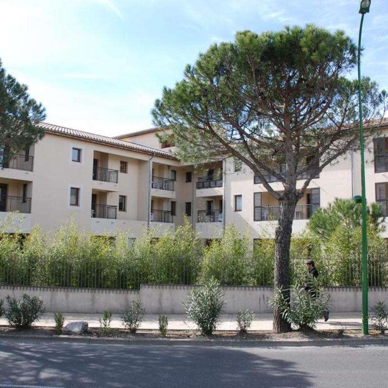appartement 3 min a pied du centre d'Uzès parking piscine - Appartement 2 Chambres - 2
