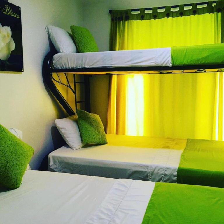 Casa Villavicencio - Habitación Triple Básica con baño compartido - 1