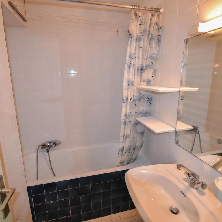 Le Relai S34 - Grand et lumineux studio avec coin montagne 4-6 pers avec WIFI, 50m des pistes, grand balcon exposé SUD, DRAPS NON COMPRIS - Studio - Vue sur Montagne - 8