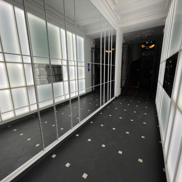 RESIDENCES HARCOURT - Ile Saint Louis - PARIS - Appartement Deluxe - 13