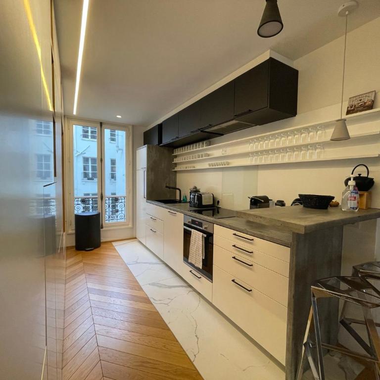 RESIDENCES HARCOURT - Ile Saint Louis - PARIS - Appartement Deluxe - 8