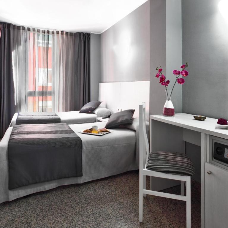 Hotel Nuevo Triunfo - Double or Twin Room - 2