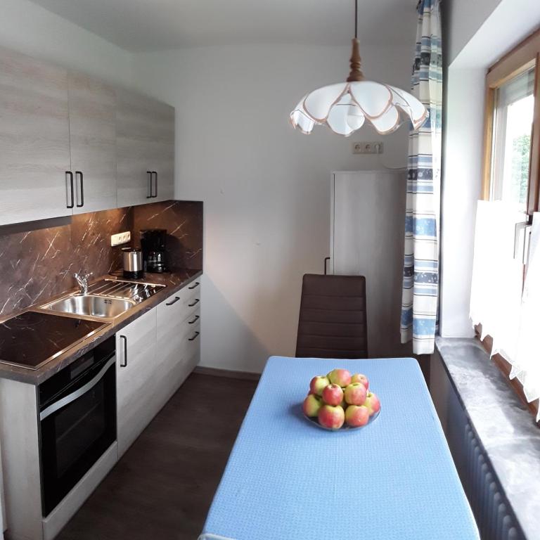 Ferienwohnung Weiß inkl. Chiemgaukarte - Apartment mit Balkon - 2