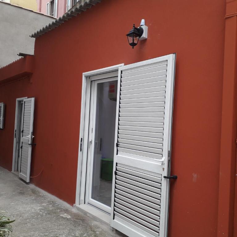 Central! Terrace! easy parking! - One-Bedroom Apartment - 2