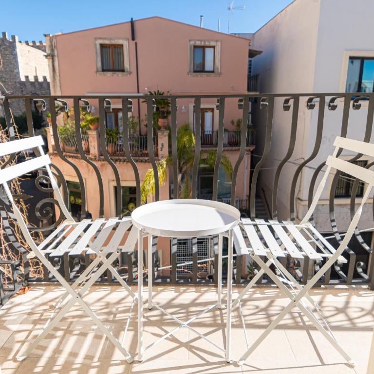 Longo Suites - Junior Suite con Balcone - 10