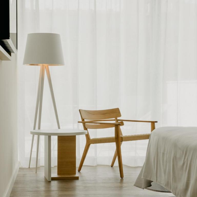 Instants Boutique Hotel - Habitación Doble Deluxe - Cama doble extragrande - 2