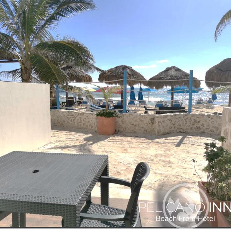 Pelicano Inn Playa del Carmen - Beachfront Hotel - Deluxe Double Room with Two Double Beds - Oceanfront - 1