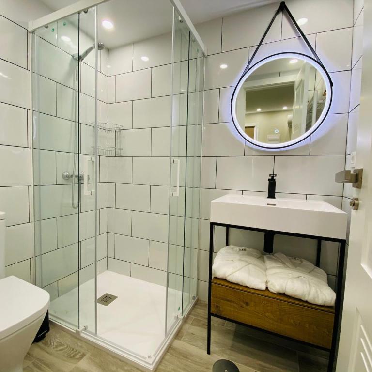 Apartments with tropical garden and sea water pool - One-Bedroom Apartment - 14